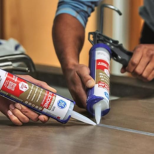 GE Advanced Silicone Caulk for Kitchen & Bathroom, 10 fl oz Cartridge, 1 Pack - Image 3