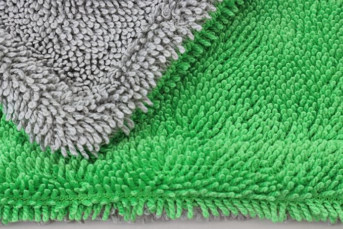 Autofiber Dreadnought Microfiber Car-Drying Towel, Superior Absorbency - Image 2