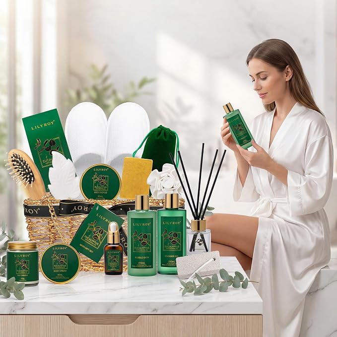 18-Piece Christmas Gifts for Women - Image 3