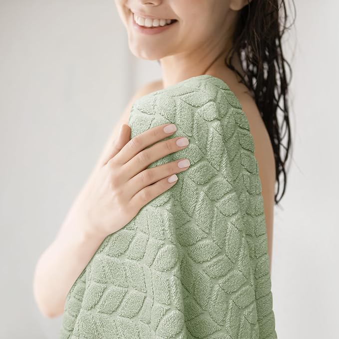 Ultra Soft & Stylish 700 GSM Luxury Hand Towel Set by AlusaHome