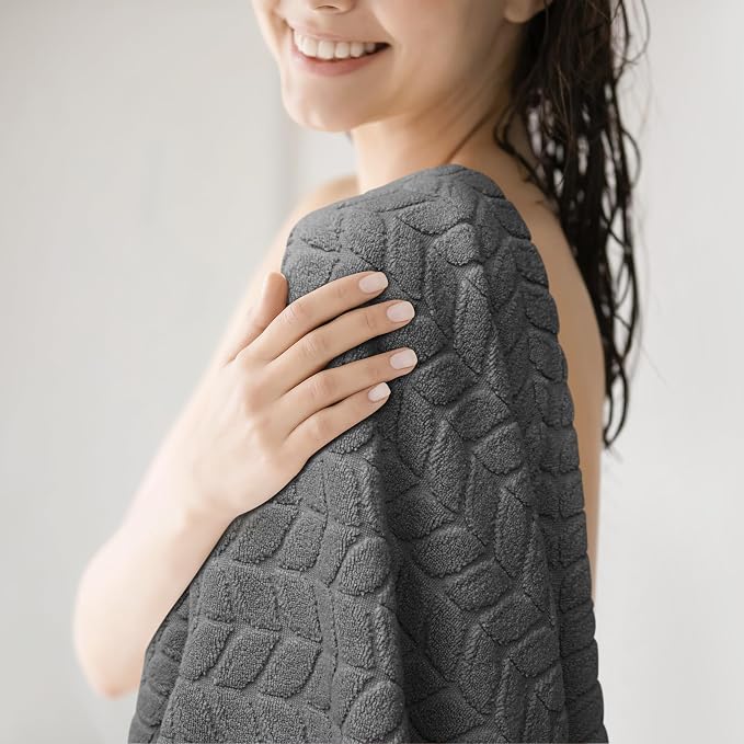 Ultra Soft & Stylish 700 GSM Luxury Hand Towel Set by AlusaHome
