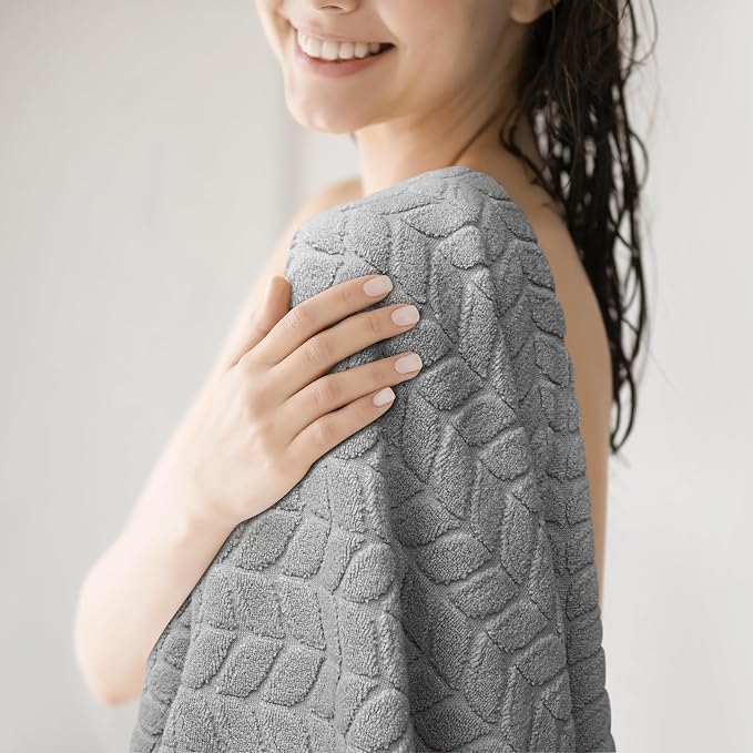 Ultra Soft & Stylish 700 GSM Luxury Hand Towel Set by AlusaHome