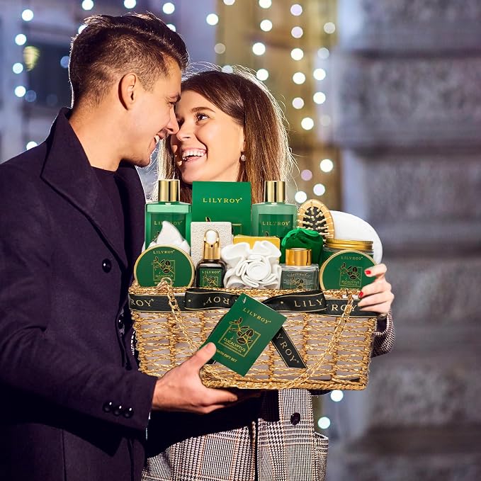 18-Piece Christmas Gifts for Women - Image 6
