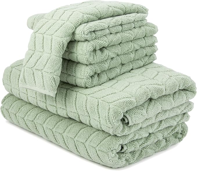 Ultra Soft & Stylish 700 GSM Luxury Bath Towels by AlusaHome